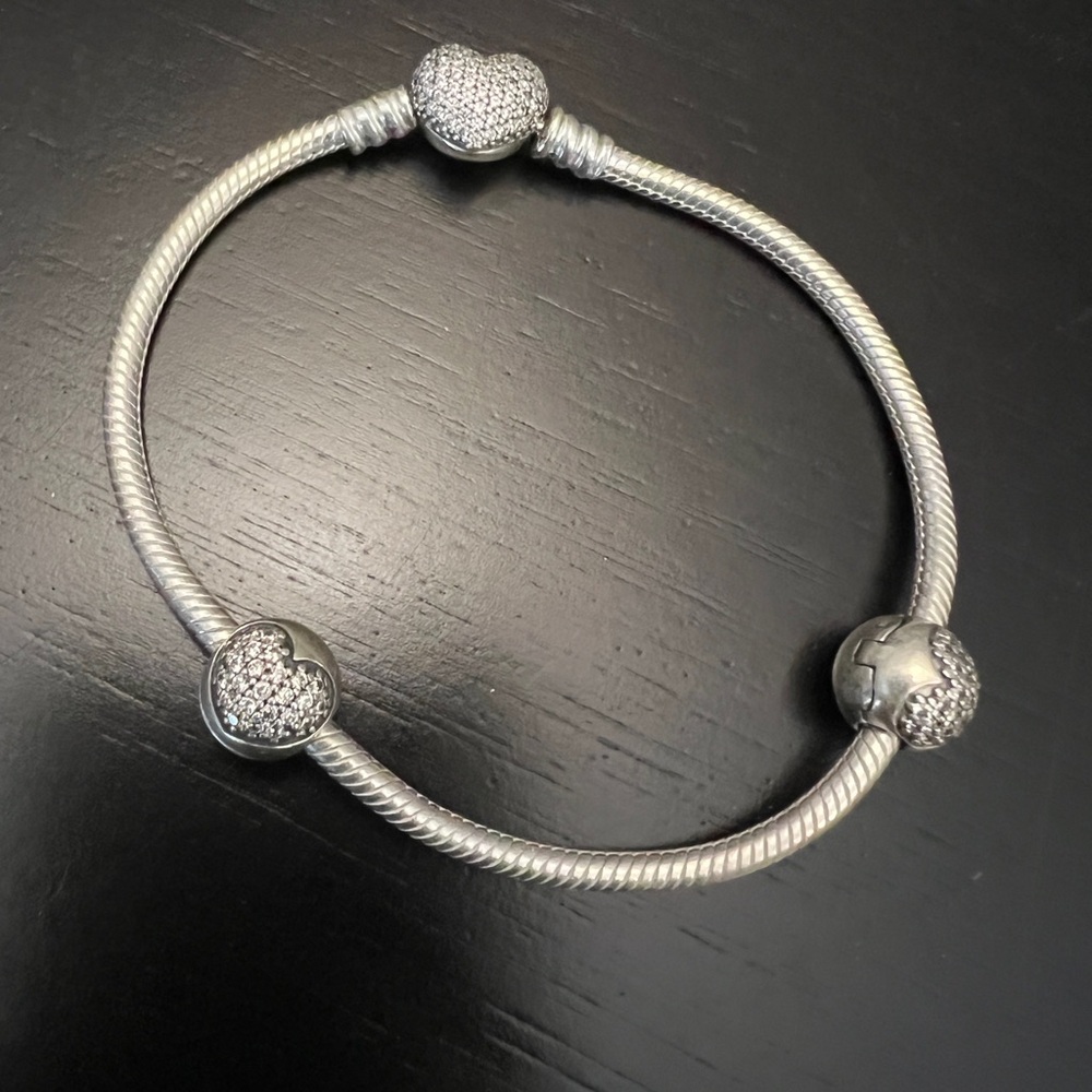 Pandora Moments Sparkling Heart Sneak Chain Bracelet